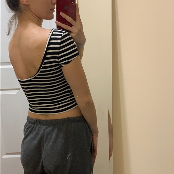 3 for $25 - Cropped guess stripped top - Picture 6 of 8